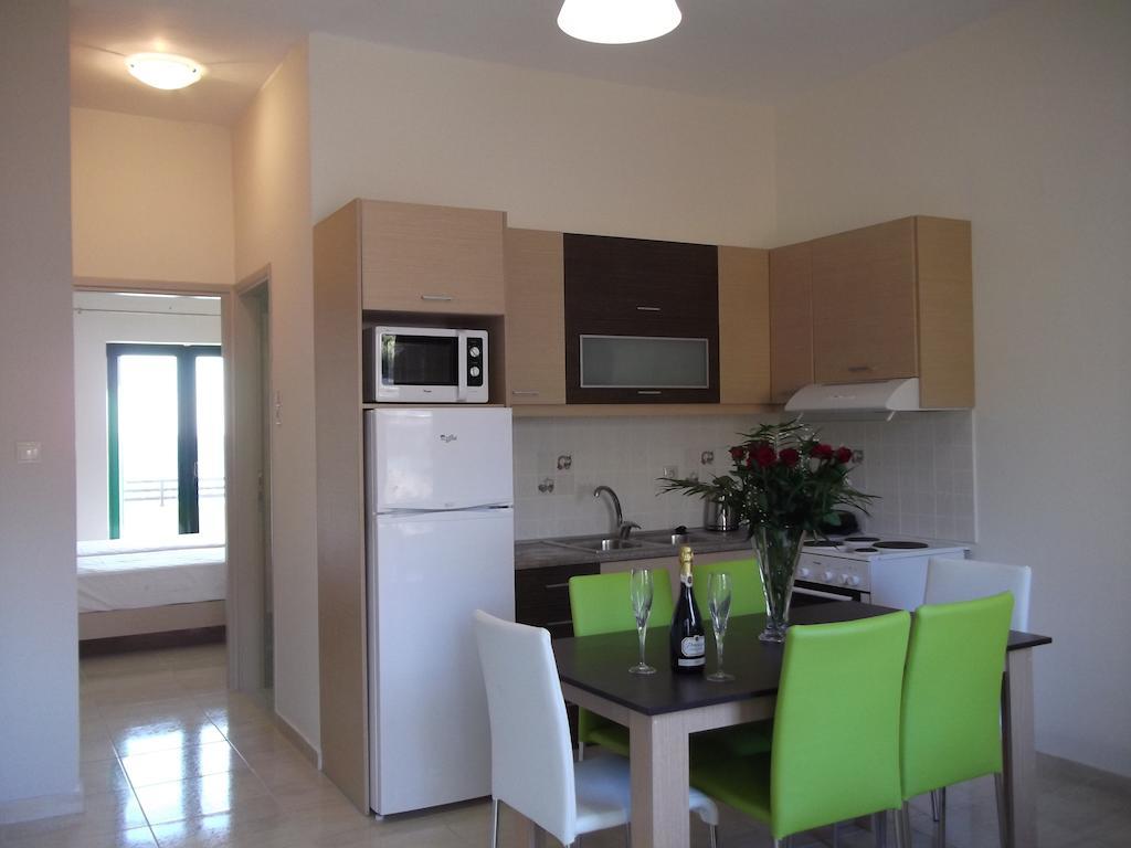 Kritamos Beach Apartments Frangocastelo Ngoại thất bức ảnh