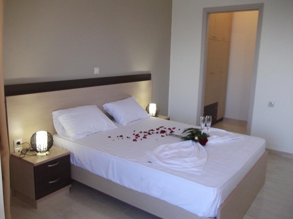 Kritamos Beach Apartments Frangocastelo Phòng bức ảnh