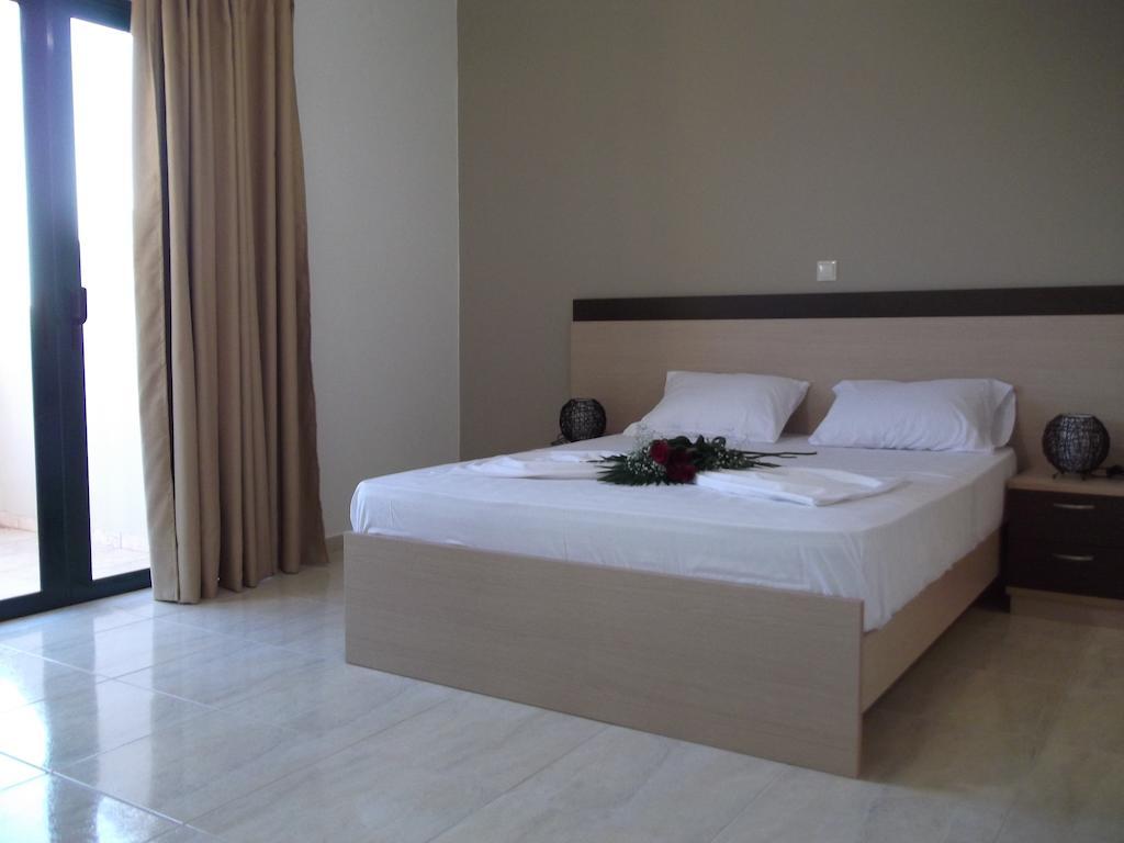 Kritamos Beach Apartments Frangocastelo Ngoại thất bức ảnh