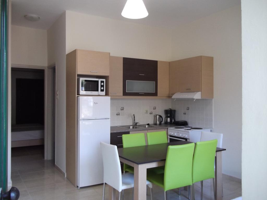 Kritamos Beach Apartments Frangocastelo Phòng bức ảnh